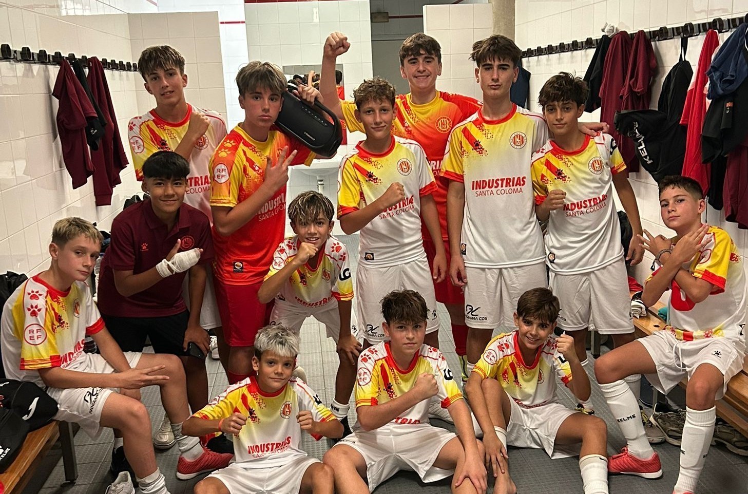 L'infantil s'estrena amb golejada i ja és lider 